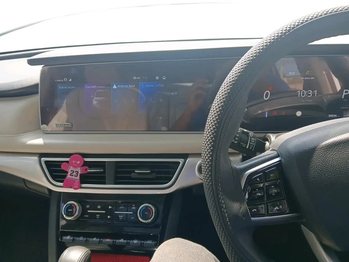 2023 Mahindra XUV700 AX 7 D AT 7 STR, Diesel, Automatic, 39,836 km, interior