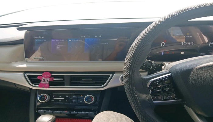 2023 Mahindra XUV700 AX 7 D AT 7 STR, Diesel, Automatic, 39,836 km, interior