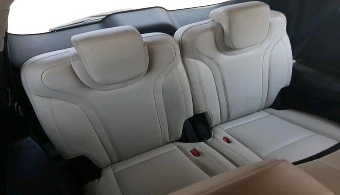 2023 Mahindra XUV700 AX 7 D AT 7 STR, Diesel, Automatic, 39,836 km, interior