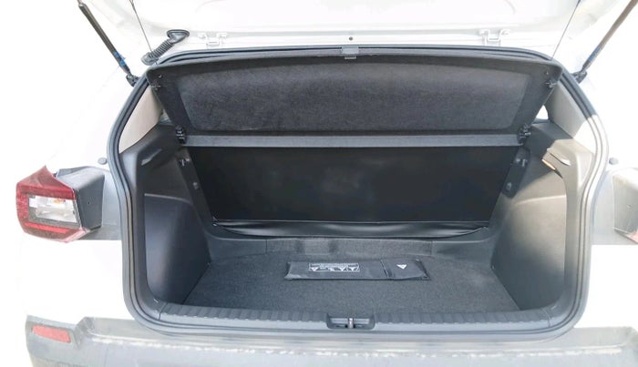 2025 Skoda Kylaq Signature, Petrol, Manual, 4,127 km, exterior