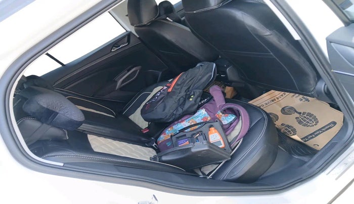 2025 Skoda Kylaq Signature, Petrol, Manual, 4,127 km, interior