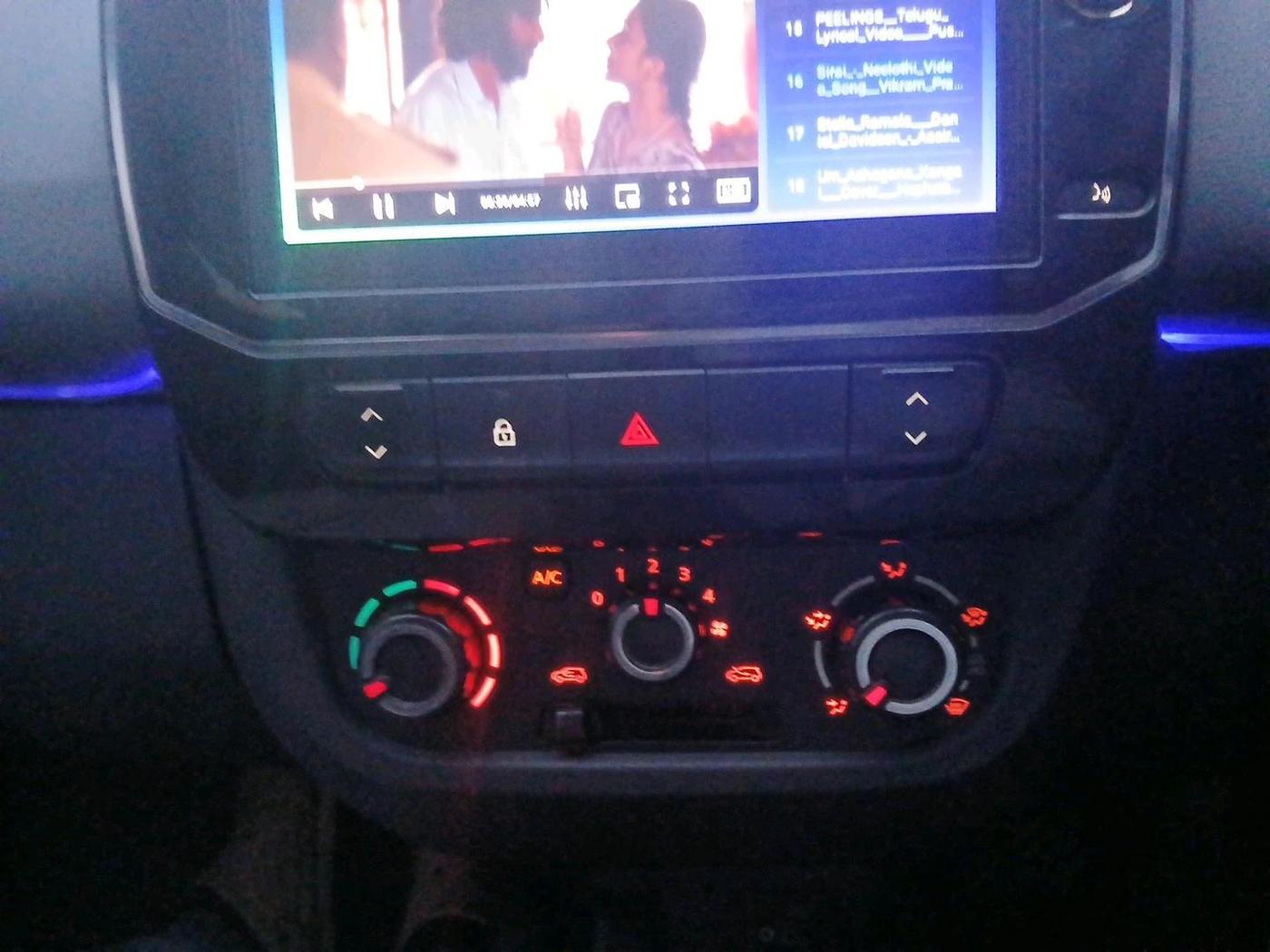 2020 Renault Kwid RXT 1.0 (O), Petrol, Manual, 1,16,878 km, interior