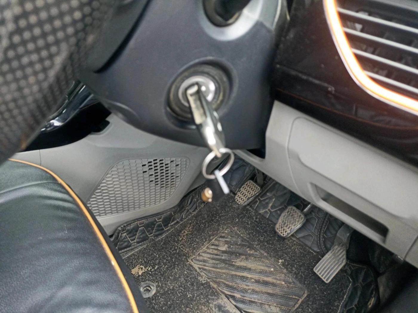 2019 Tata NEXON KRAZ MT PETROL, Petrol, Manual, 66,897 km, interior