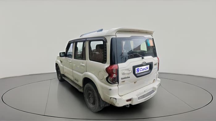 2016 Mahindra Scorpio S6 PLUS, Diesel, Manual, 1,14,263 km, exterior