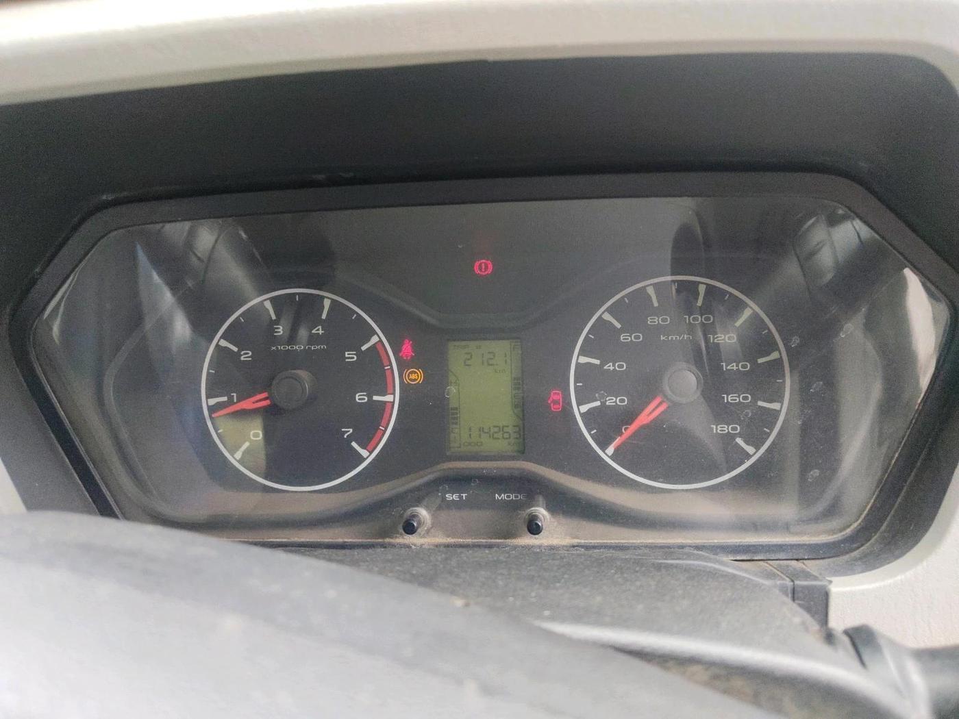 2016 Mahindra Scorpio S6 PLUS, Diesel, Manual, 1,14,263 km, interior