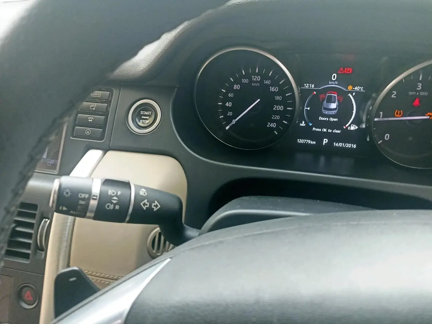2017 Landrover DISCOVERY SPORT HSE, Diesel, Automatic, 1,20,779 km, interior