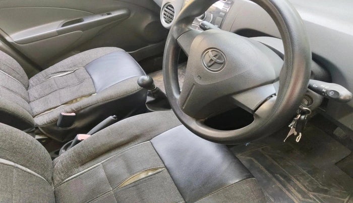 2013 Toyota Etios Liva G, Petrol, Manual, 61,315 km, interior