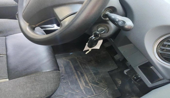 2013 Toyota Etios Liva G, Petrol, Manual, 61,315 km, interior