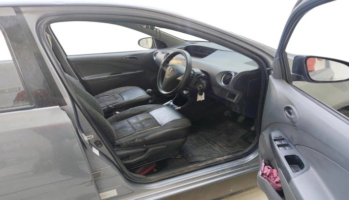 2013 Toyota Etios Liva G, Petrol, Manual, 61,315 km, interior