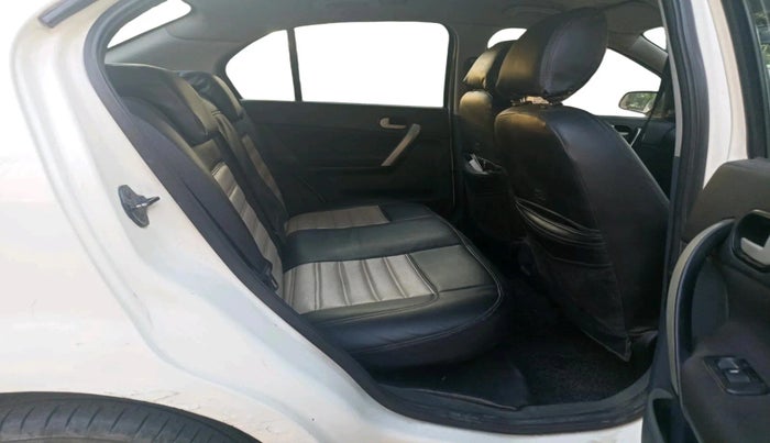 2012 Ford Fiesta Classic LXI 1.4 DIESEL, Diesel, Manual, 1,06,655 km, interior