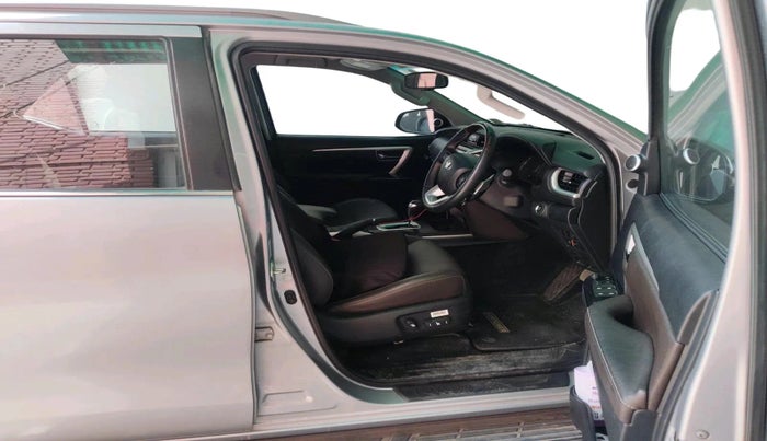 2019 Toyota Fortuner 2.8 4X2 AT, Diesel, Automatic, 46,699 km, interior