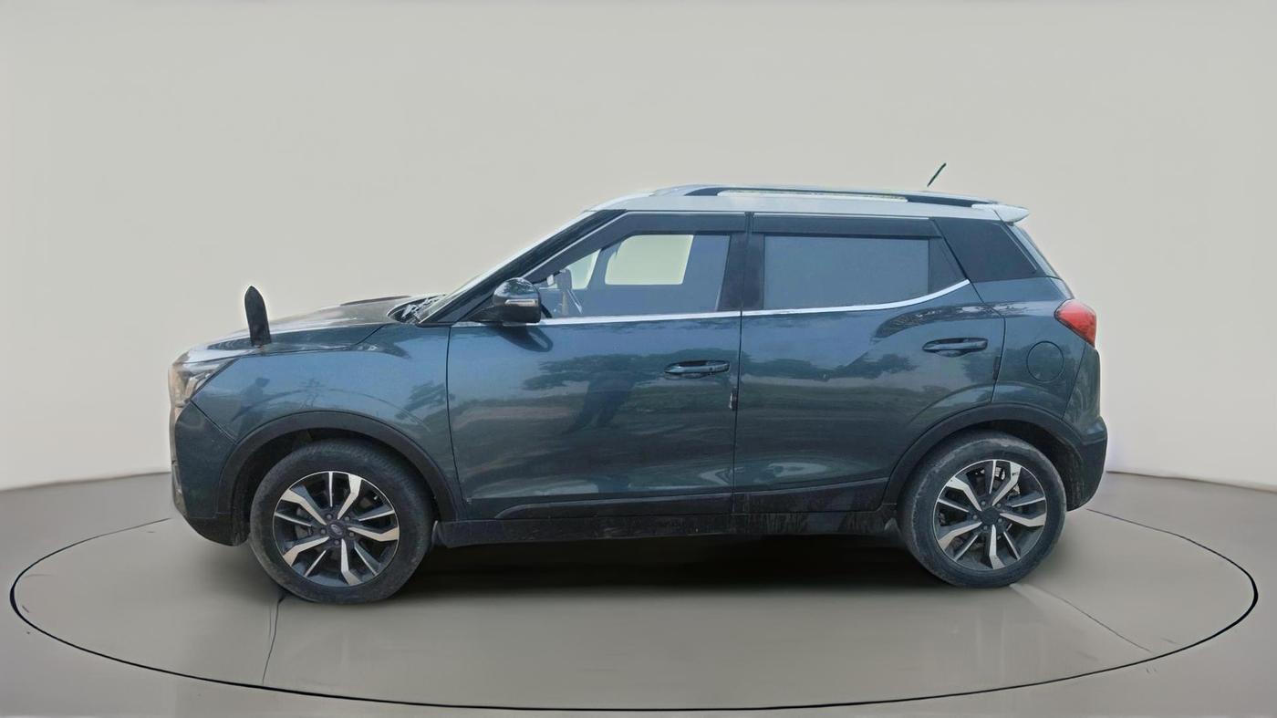 2019 Mahindra XUV300 W8 (O) 1.5 DIESEL, Diesel, Manual, 1,87,056 km, exterior