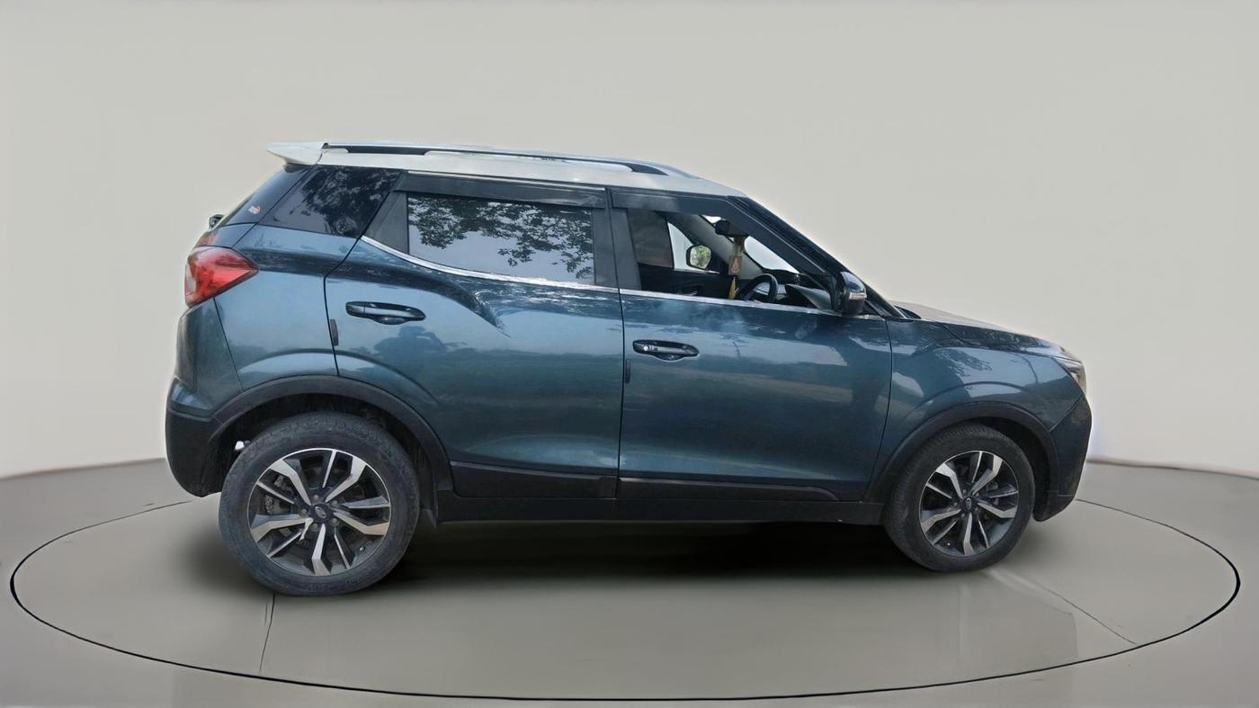 2019 Mahindra XUV300 W8 (O) 1.5 DIESEL, Diesel, Manual, 1,87,056 km, exterior