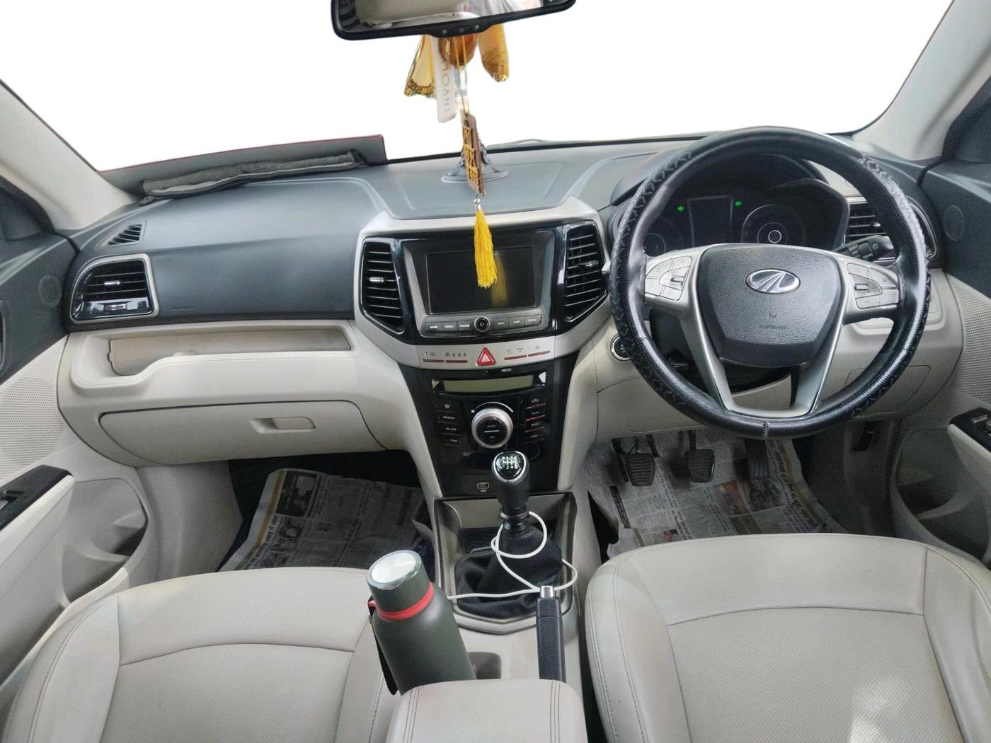2019 Mahindra XUV300 W8 (O) 1.5 DIESEL, Diesel, Manual, 1,87,056 km, interior