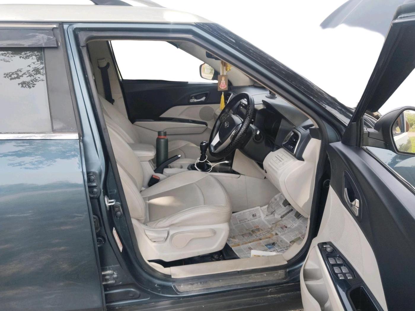 2019 Mahindra XUV300 W8 (O) 1.5 DIESEL, Diesel, Manual, 1,87,056 km, interior