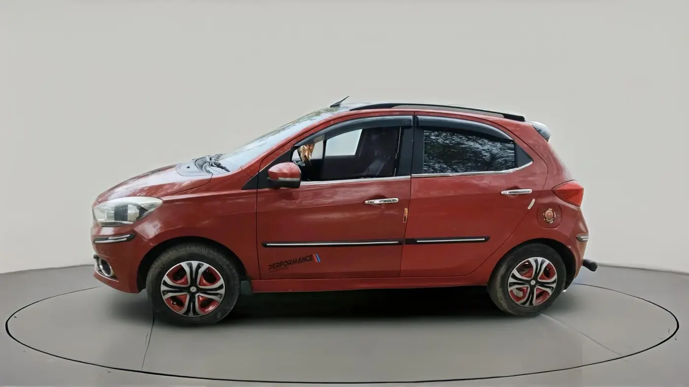 2018 Tata Tiago XZ PETROL, Petrol, Manual, 78,395 km, exterior
