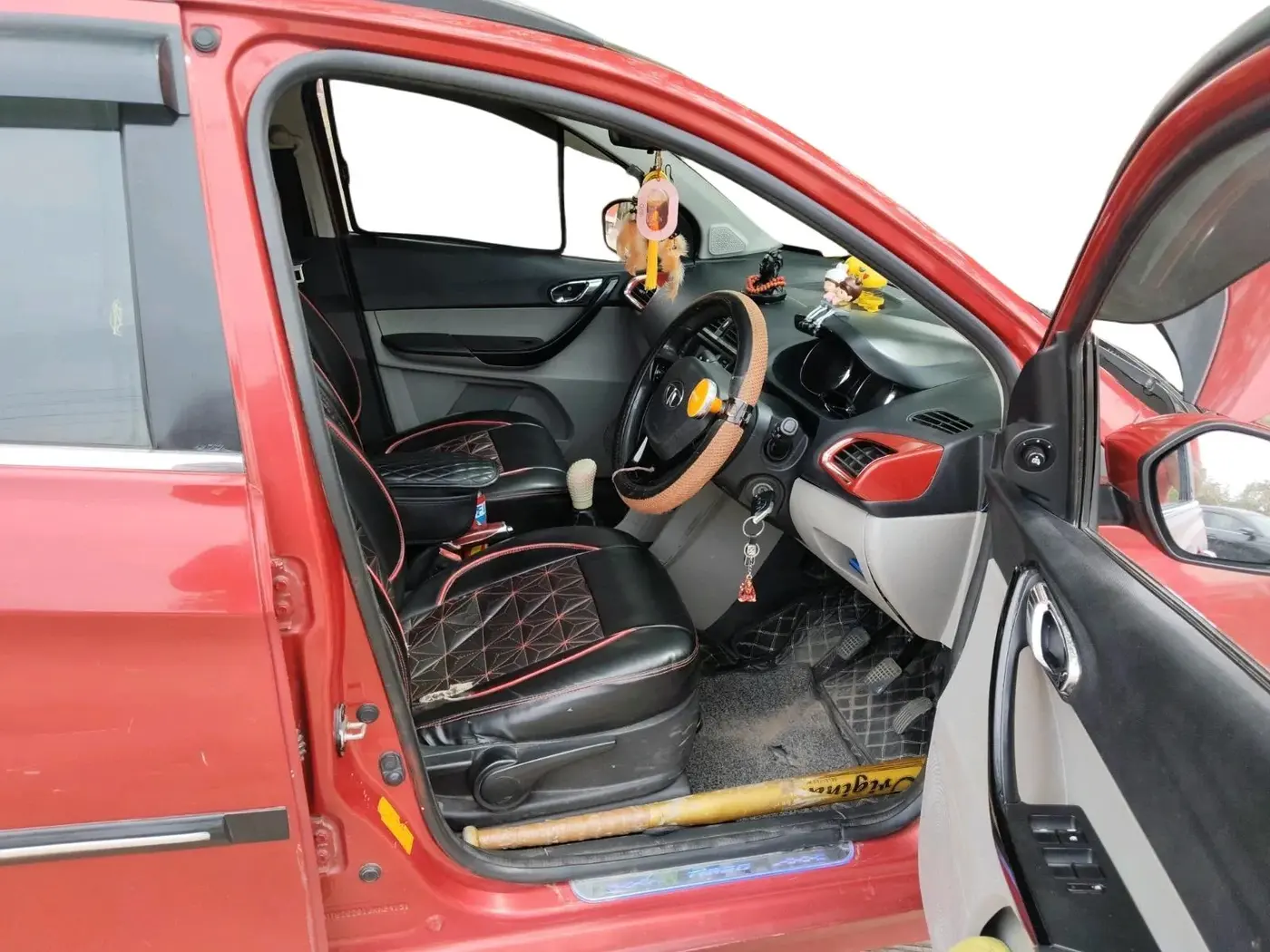 2018 Tata Tiago XZ PETROL, Petrol, Manual, 78,395 km, interior