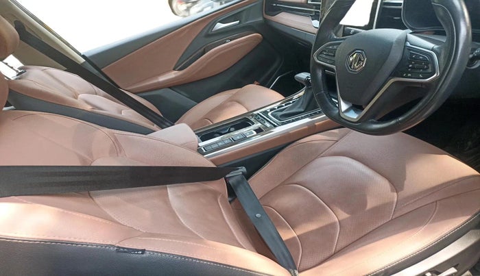 2023 MG HECTOR PLUS SAVVY PRO 1.5 TURBO CVT 7 STR, Petrol, Automatic, 17,720 km, interior