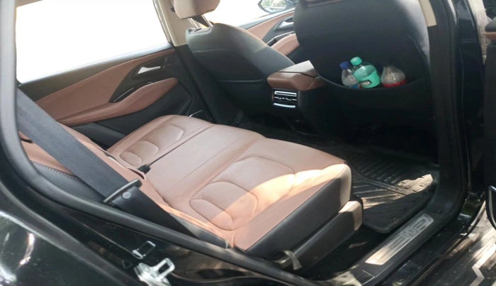 2023 MG HECTOR PLUS SAVVY PRO 1.5 TURBO CVT 7 STR, Petrol, Automatic, 17,720 km, interior