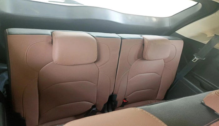 2023 MG HECTOR PLUS SAVVY PRO 1.5 TURBO CVT 7 STR, Petrol, Automatic, 17,720 km, interior
