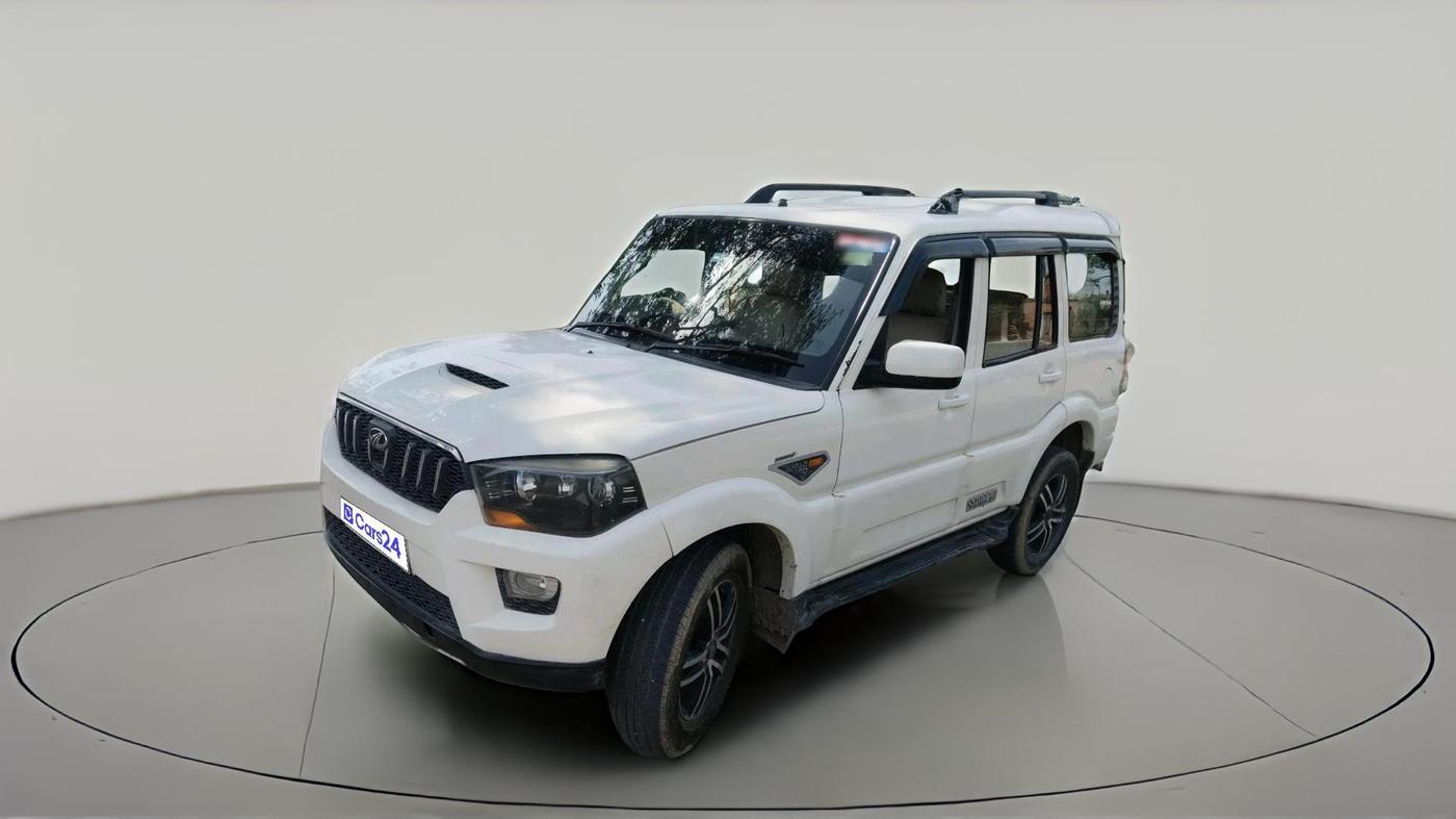 2016 Mahindra Scorpio S6 PLUS 1.99, Diesel, Manual, 2,20,498 km, exterior