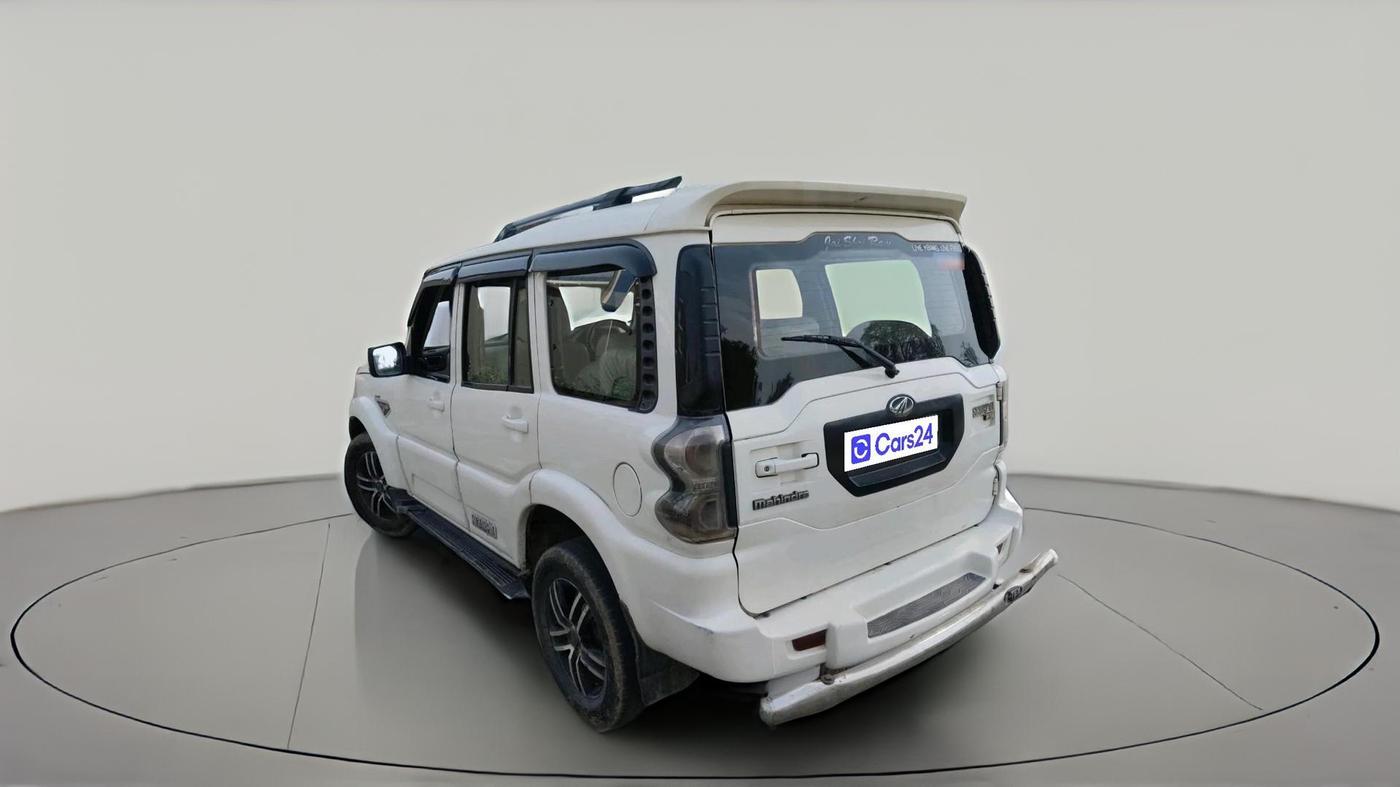 2016 Mahindra Scorpio S6 PLUS 1.99, Diesel, Manual, 2,20,498 km, exterior