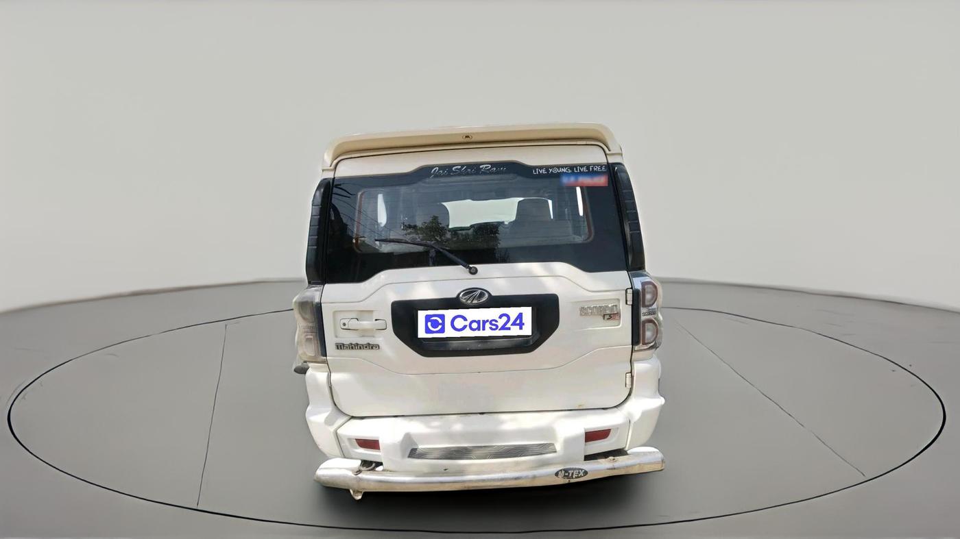 2016 Mahindra Scorpio S6 PLUS 1.99, Diesel, Manual, 2,20,498 km, exterior