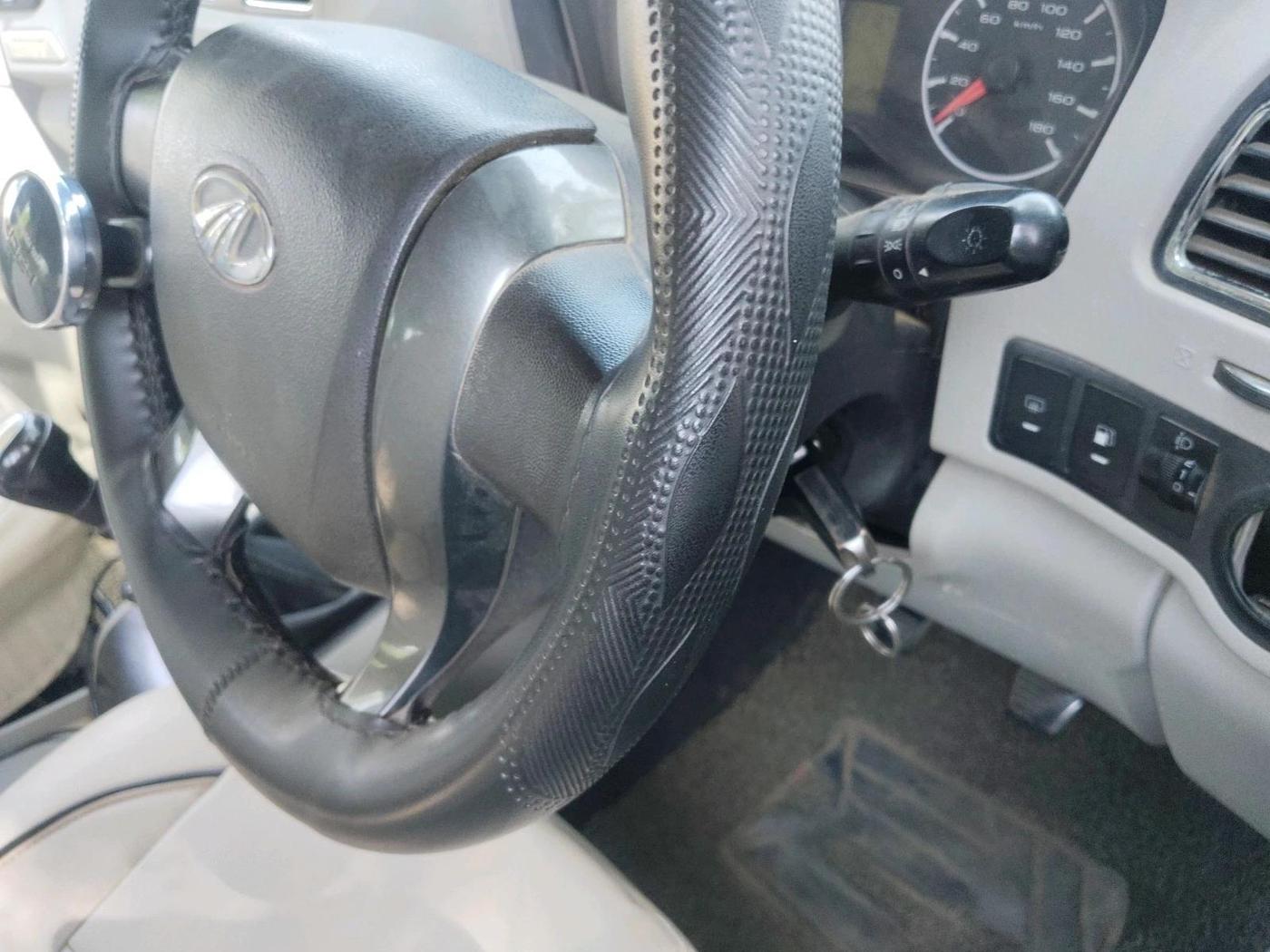 2016 Mahindra Scorpio S6 PLUS 1.99, Diesel, Manual, 2,20,498 km, interior