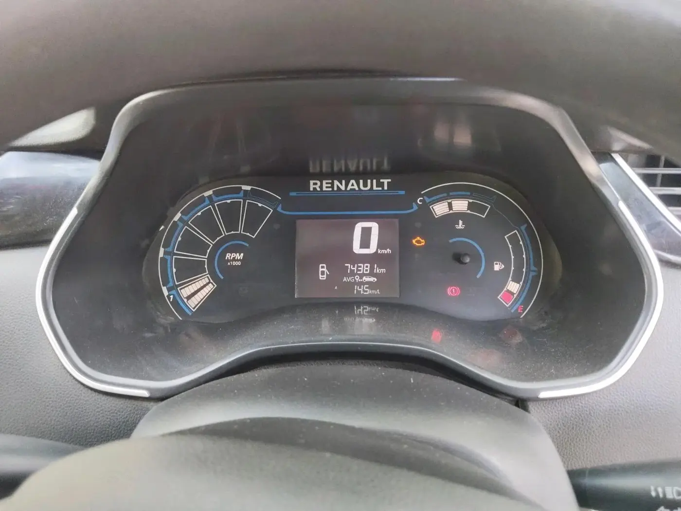 2020 Renault TRIBER RXL MT, Petrol, Manual, 74,381 km, interior