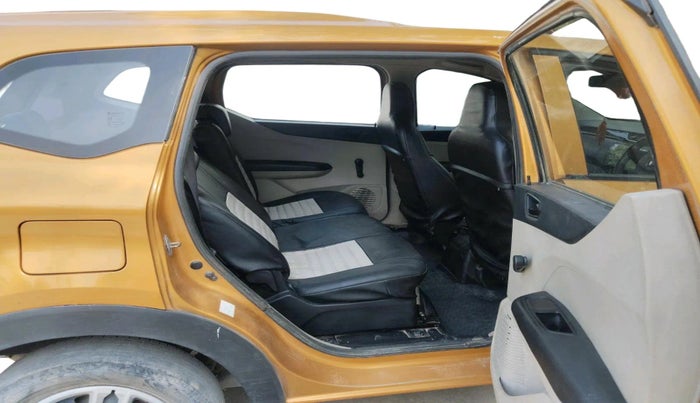 2020 Renault TRIBER RXL MT, Petrol, Manual, 74,381 km, interior