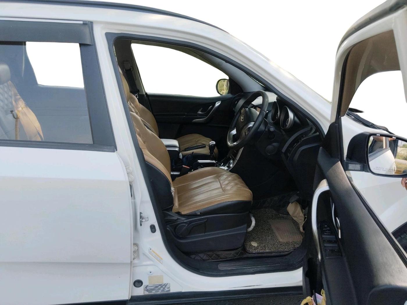 2019 Mahindra XUV500 W7, Diesel, Manual, 88,964 km, interior