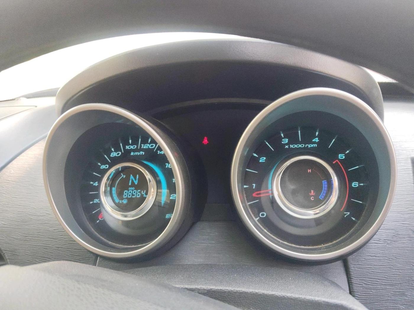 2019 Mahindra XUV500 W7, Diesel, Manual, 88,964 km, interior