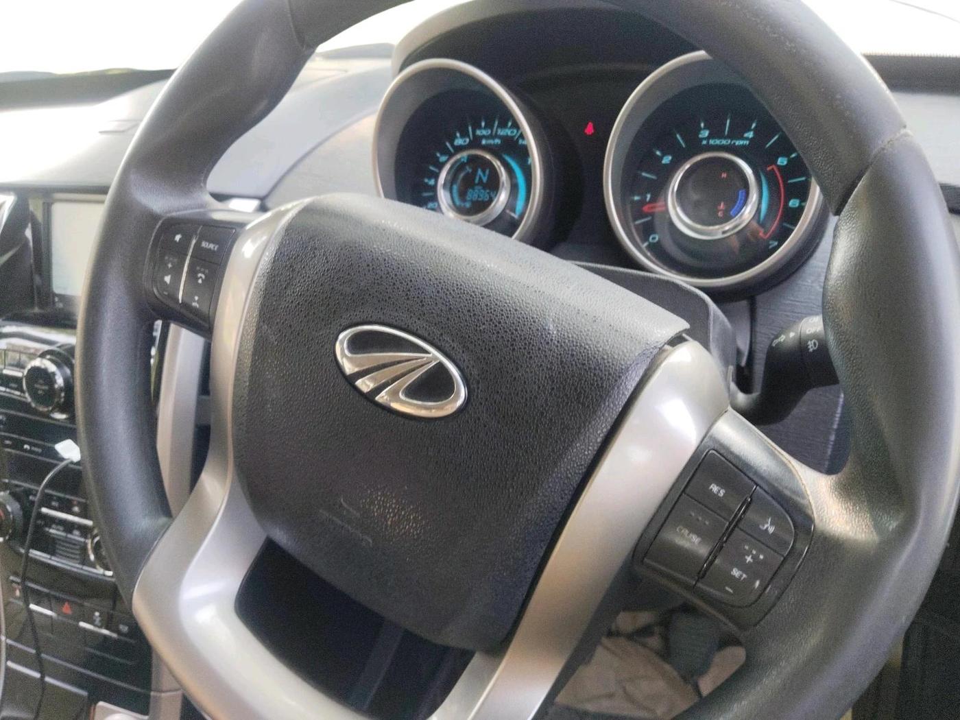 2019 Mahindra XUV500 W7, Diesel, Manual, 88,964 km, interior