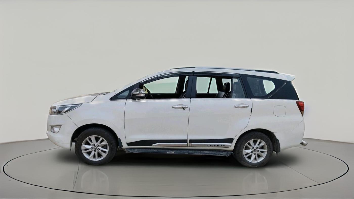 2016 Toyota Innova Crysta 2.4 VX 7 STR, Diesel, Manual, 1,69,748 km, exterior
