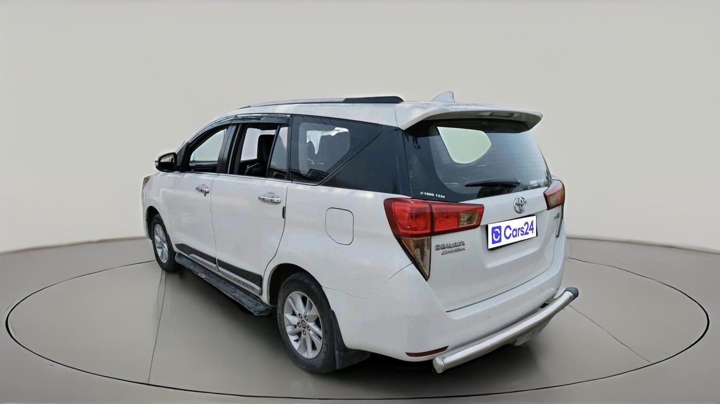 2016 Toyota Innova Crysta 2.4 VX 7 STR, Diesel, Manual, 1,69,748 km, exterior