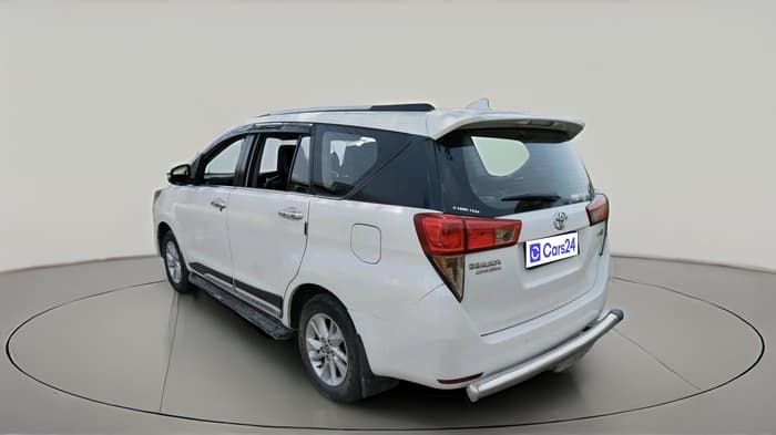 2016 Toyota Innova Crysta 2.4 VX 7 STR, Diesel, Manual, 1,69,748 km, exterior