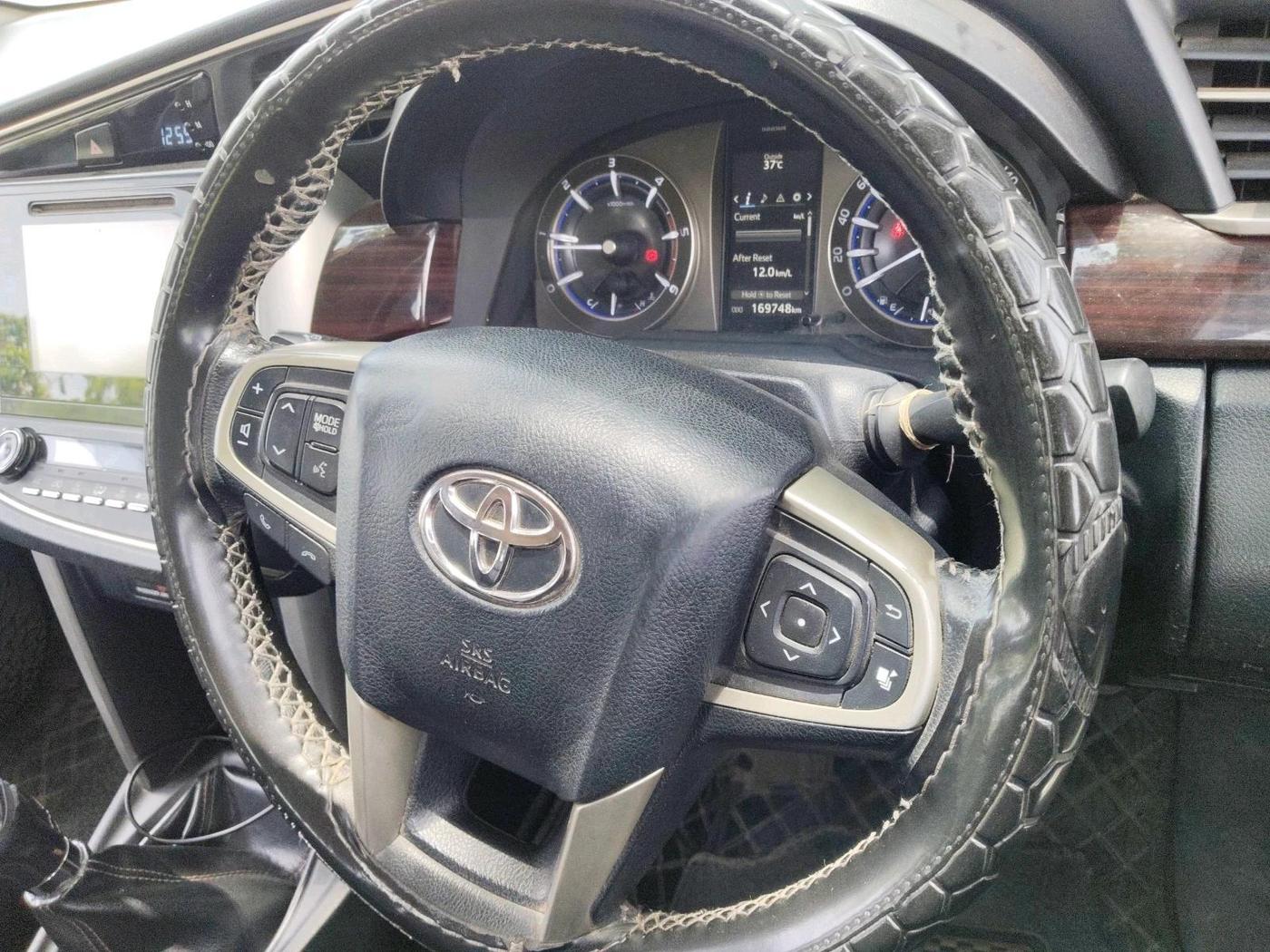 2016 Toyota Innova Crysta 2.4 VX 7 STR, Diesel, Manual, 1,69,748 km, interior