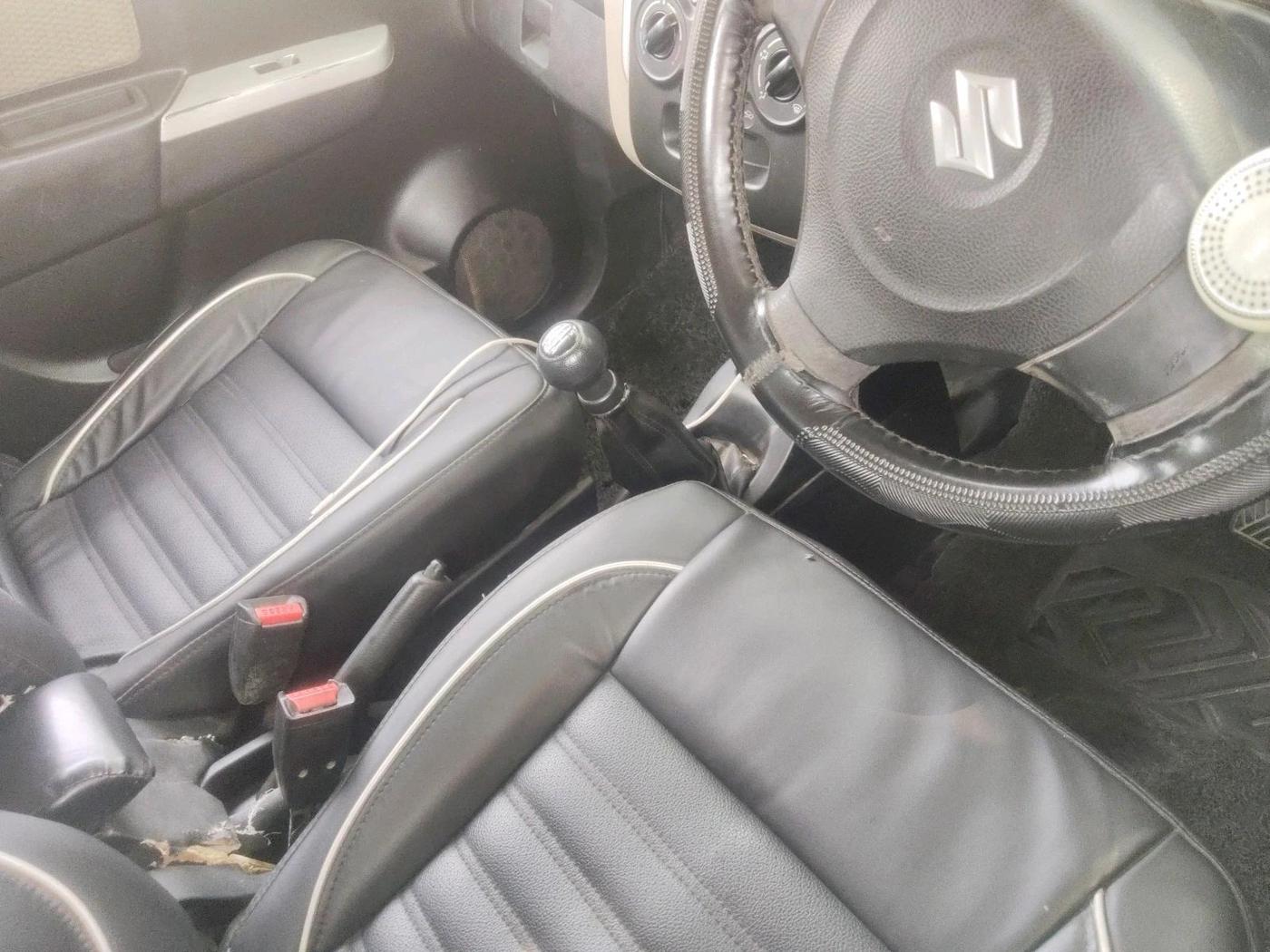 2013 Maruti Wagon R 1.0 LXI CNG, CNG, Manual, 93,154 km, interior