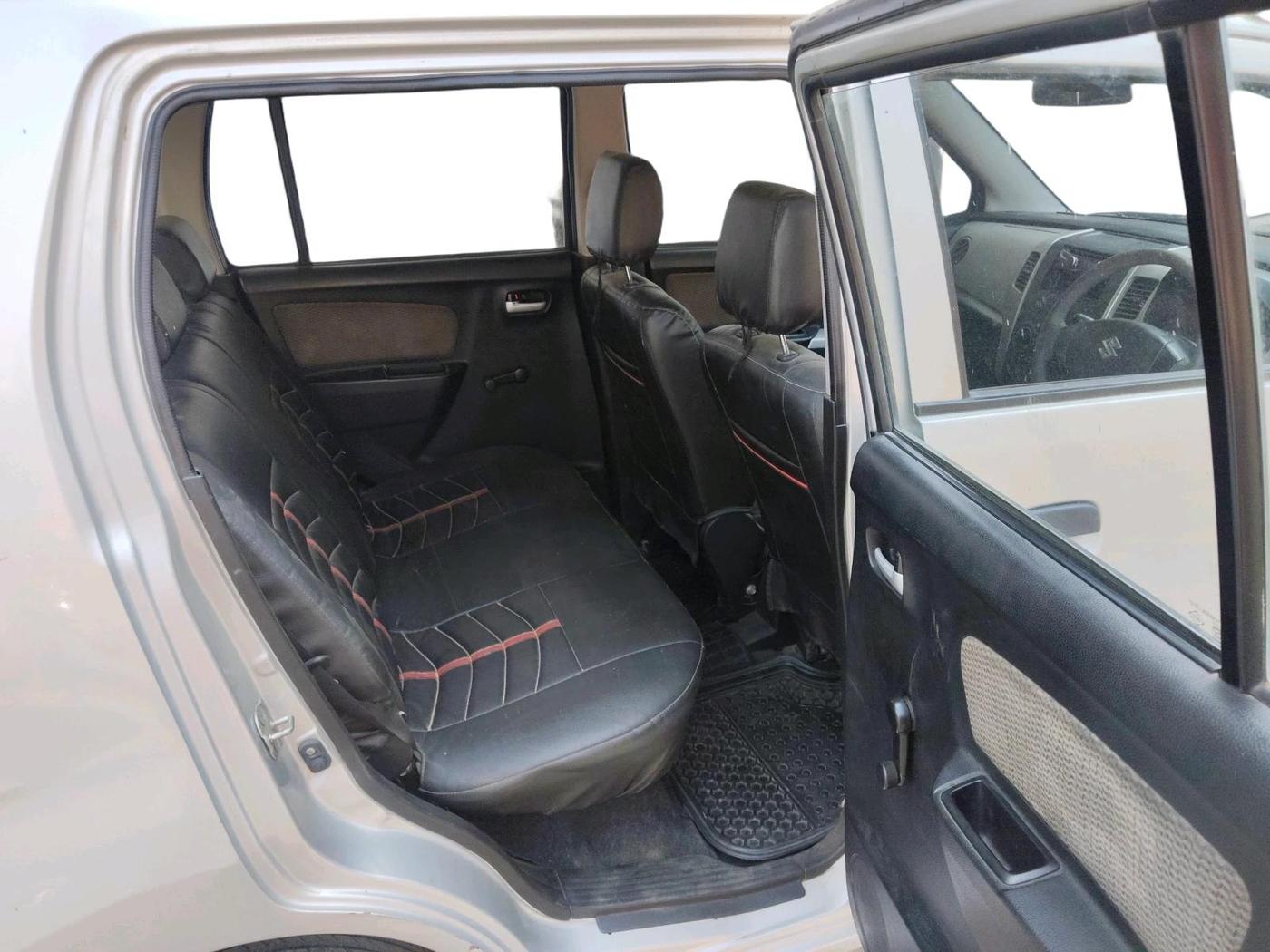 2013 Maruti Wagon R 1.0 LXI, Petrol, Manual, 1,00,350 km, interior