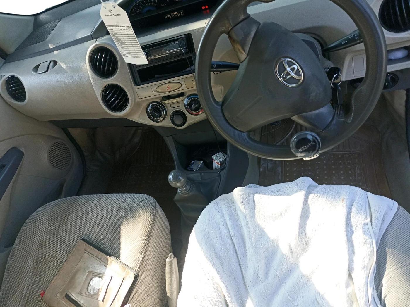 2014 Toyota Etios GD, Diesel, Manual, 4,22,516 km, interior