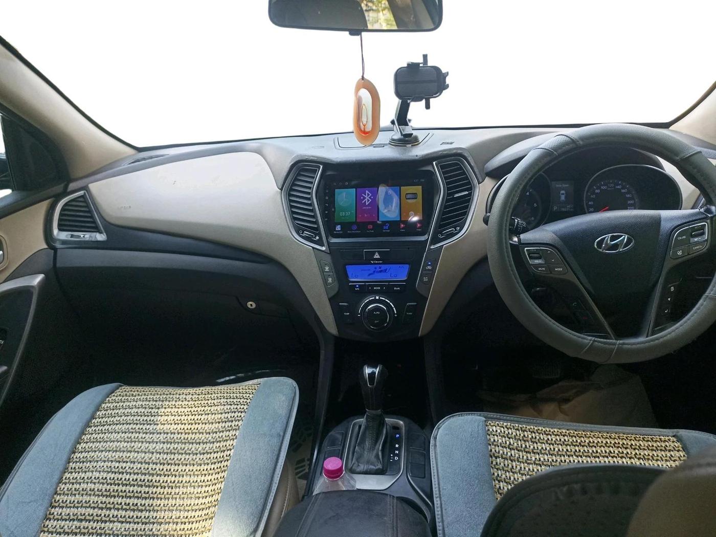 2014 Hyundai Santa Fe 2 WD AT, Diesel, Automatic, 73,271 km, interior