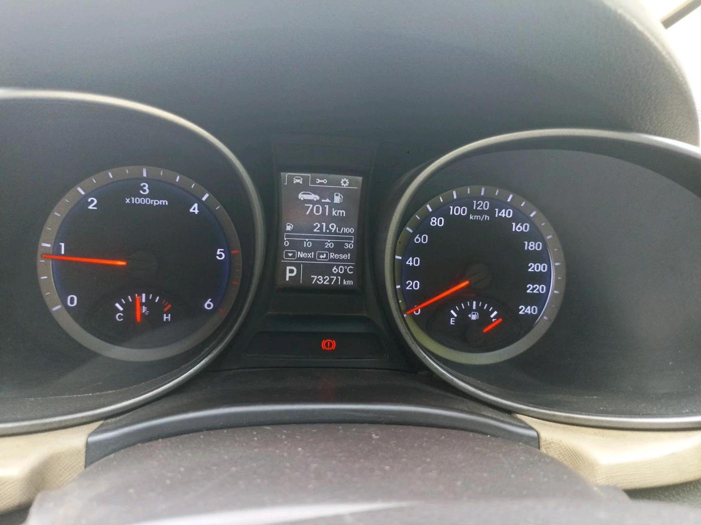 2014 Hyundai Santa Fe 2 WD AT, Diesel, Automatic, 73,271 km, interior