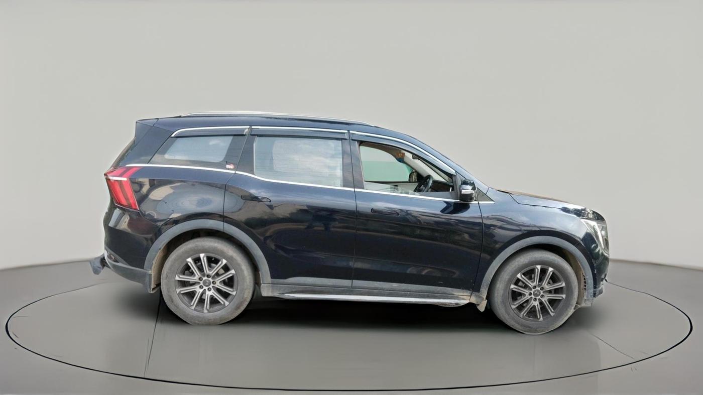 2023 Mahindra XUV700 AX 7 LUXURY D AT 7 STR, Diesel, Automatic, 53,509 km, exterior