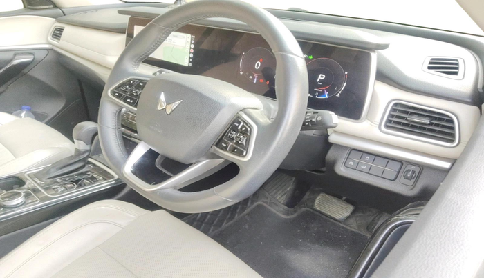 2023 Mahindra XUV700 AX 7 LUXURY D AT 7 STR, Diesel, Automatic, 53,509 km, interior