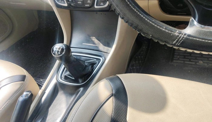 2018 Maruti Ciaz DELTA DIESEL 1.3, Diesel, Manual, 1,07,096 km, interior