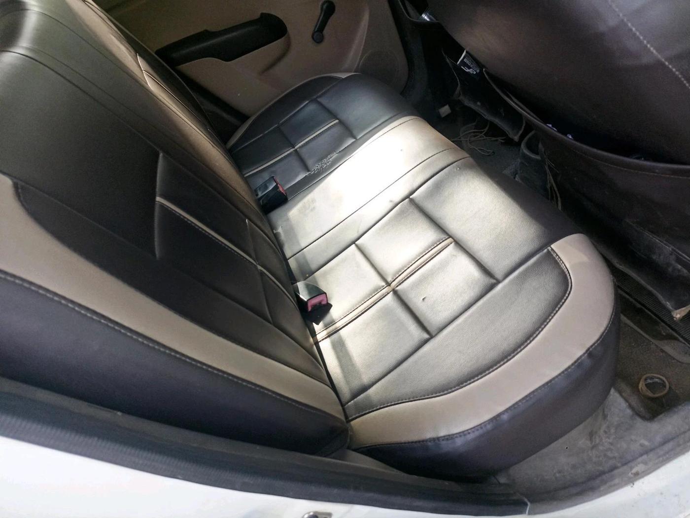 2011 Hyundai i10 MAGNA 1.2, CNG, Manual, 1,33,953 km, interior