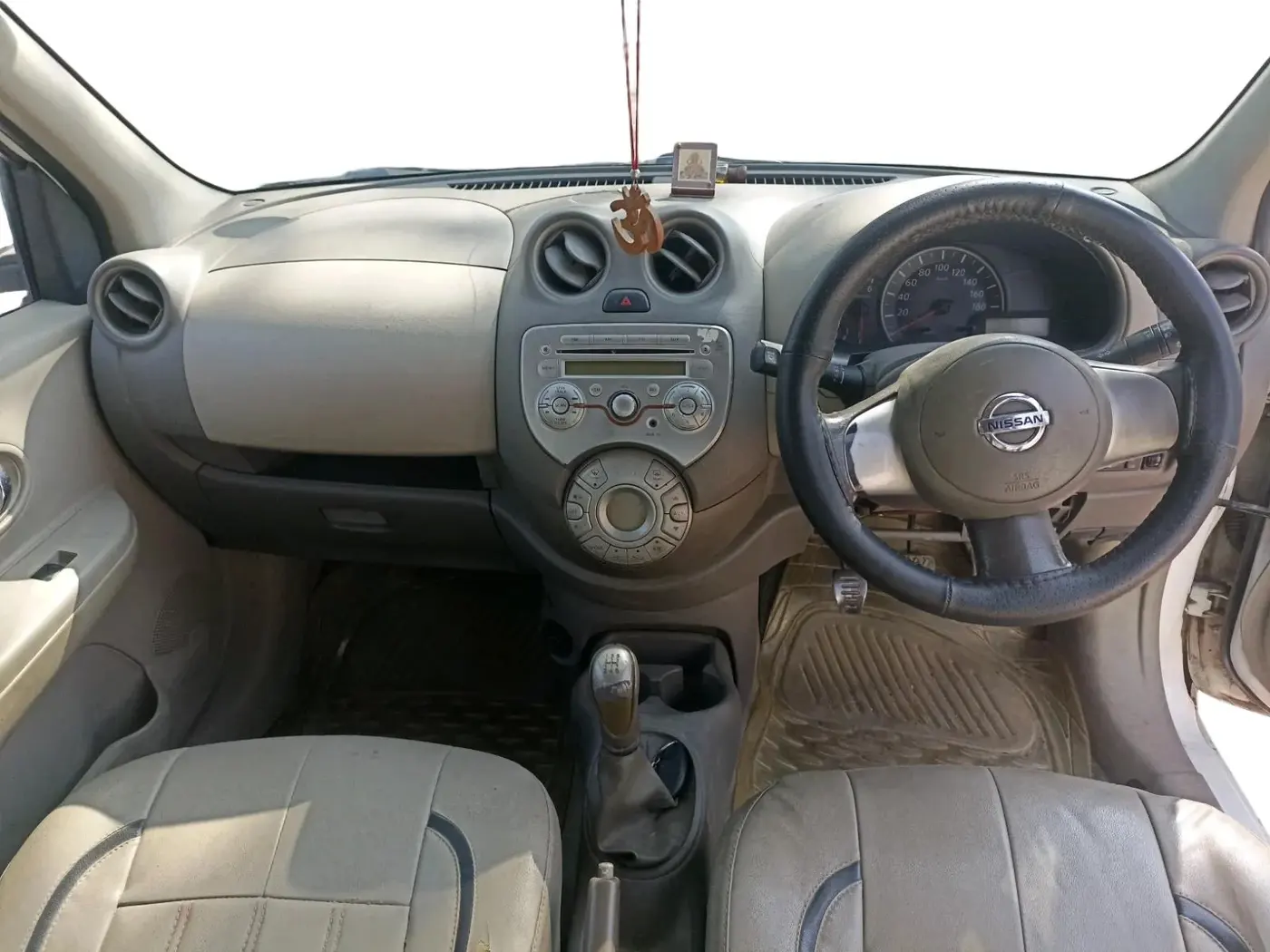 2011 Nissan Micra XV PREMIUM DIESEL, Diesel, Manual, 1,32,804 km, interior