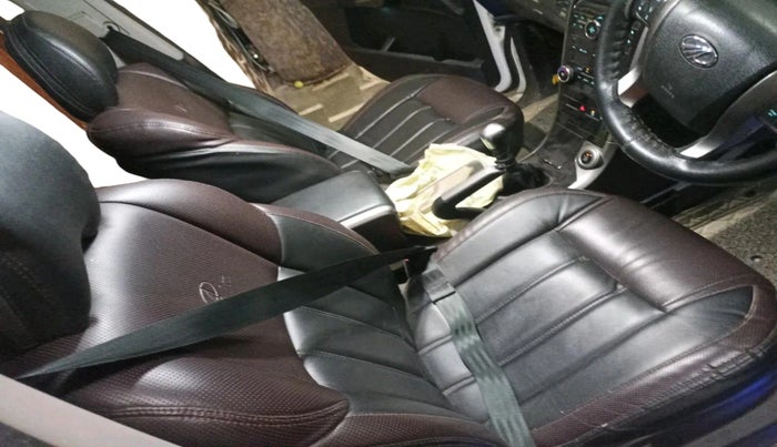 2019 Mahindra XUV500 W7, Diesel, Manual, 48,674 km, interior