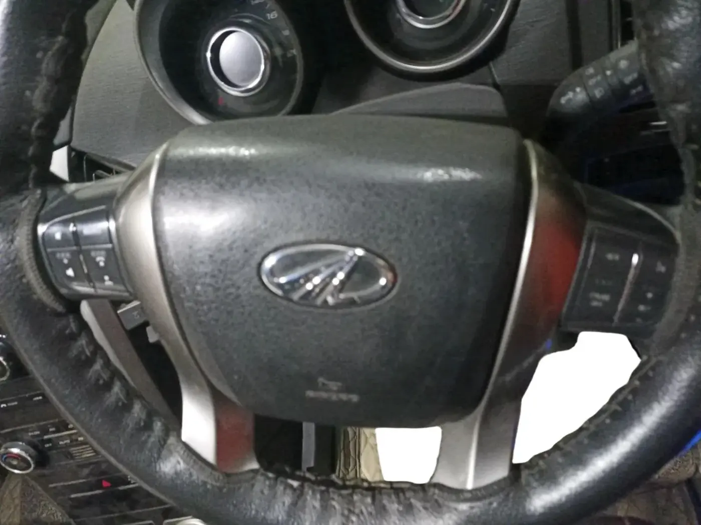 2019 Mahindra XUV500 W7, Diesel, Manual, 48,674 km, interior
