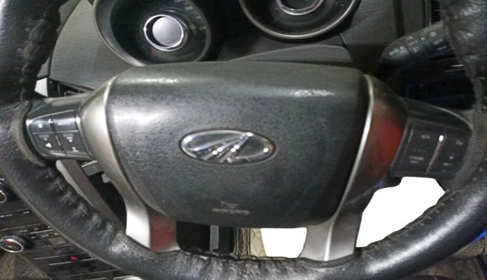 2019 Mahindra XUV500 W7, Diesel, Manual, 48,674 km, interior